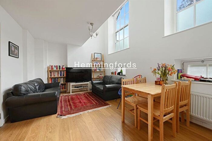 2 Bedroom Flat For Sale In Shepperton Road, London, N1