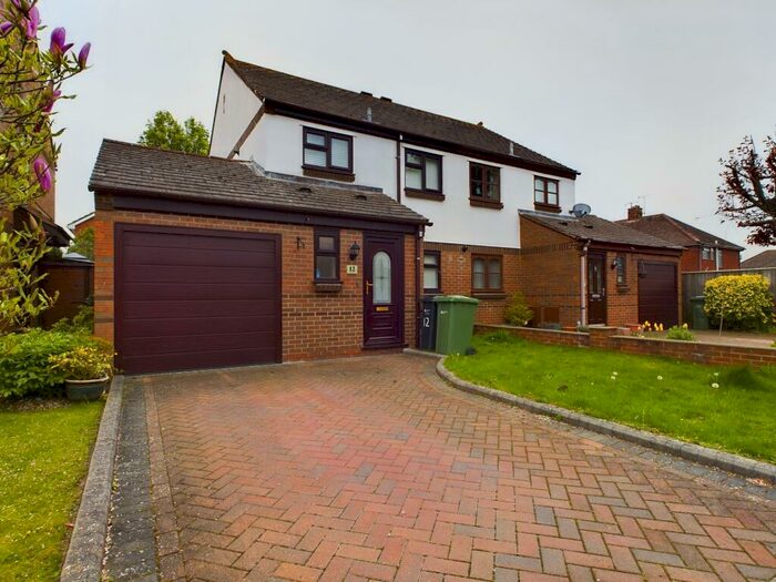 3 Bedroom Semi-Detached House To Rent In Walton Close, Hereford, HR2