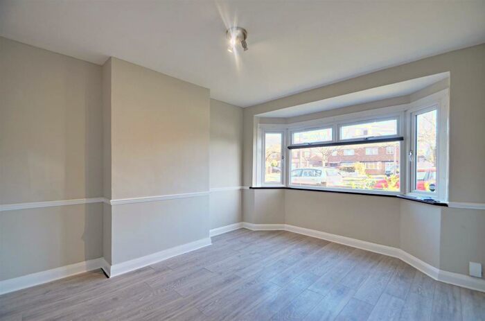 2 Bedroom Maisonette To Rent In West End Road, Ruislip, HA4