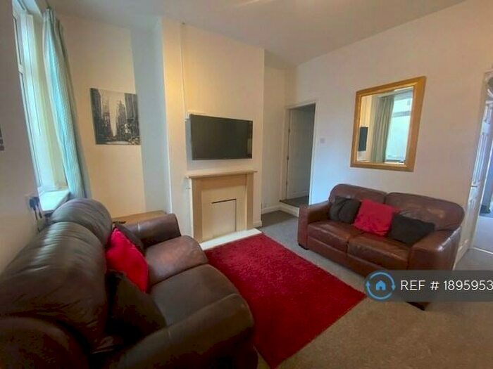 4 Bedroom Terraced House To Rent In Darnley Street, Stoke-On-Trent, ST4