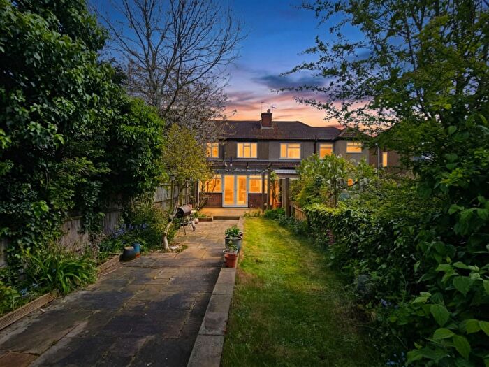 3 Bedroom Terraced House For Sale In Lynton Road, Harrow, HA2