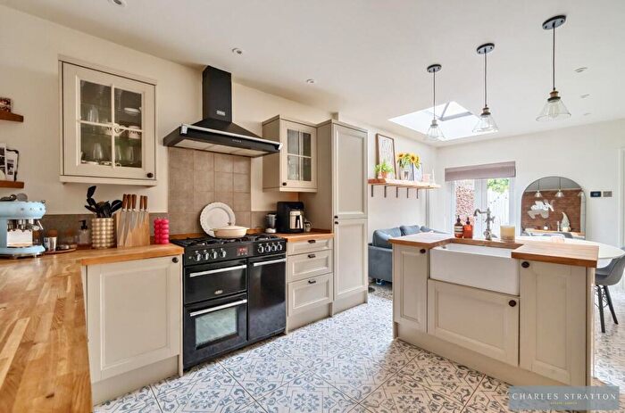 3 Bedroom Terraced House For Sale In Shaftesbury Road, Romford, RM1