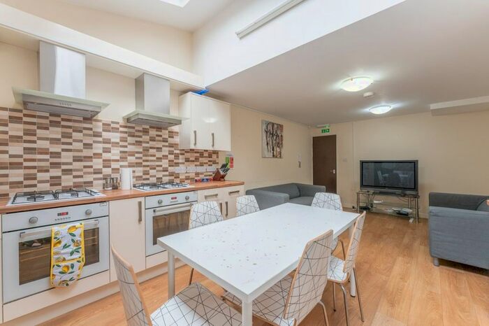 6 Bedroom Terraced House To Rent In Hubert Road, Selly Oak, Birmingham, B29