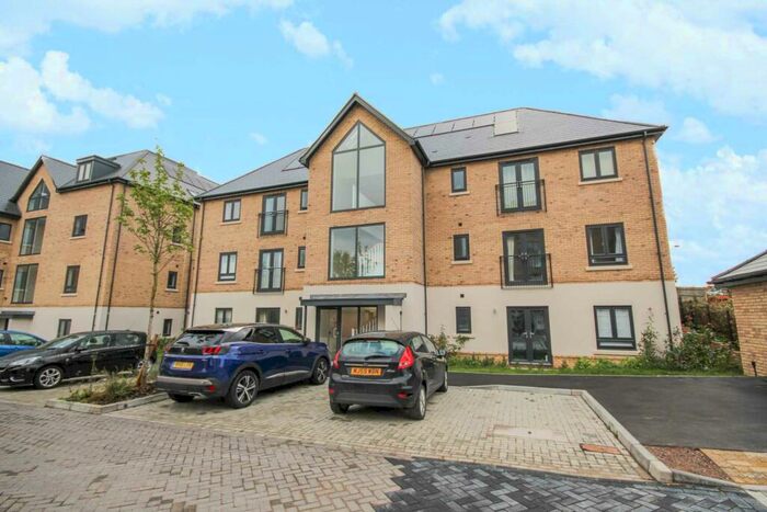 2 Bedroom Apartment To Rent In Johnstone Close, Bracknell, RG12