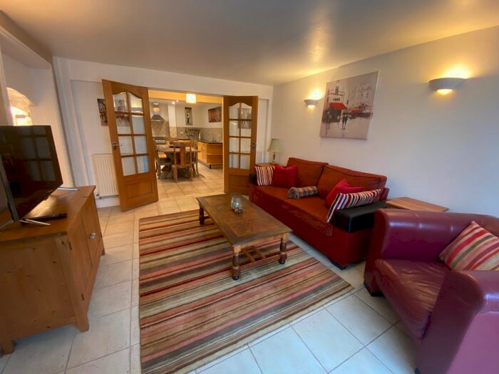 2 Bedroom Flat To Rent In Ranelagh Terrace, Leamington Spa, CV31