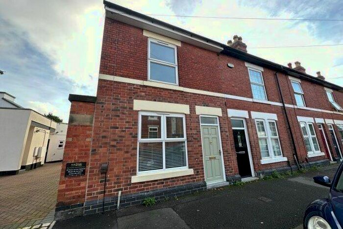 2 Bedroom Property To Rent In Thornhill Road, Derby, DE23