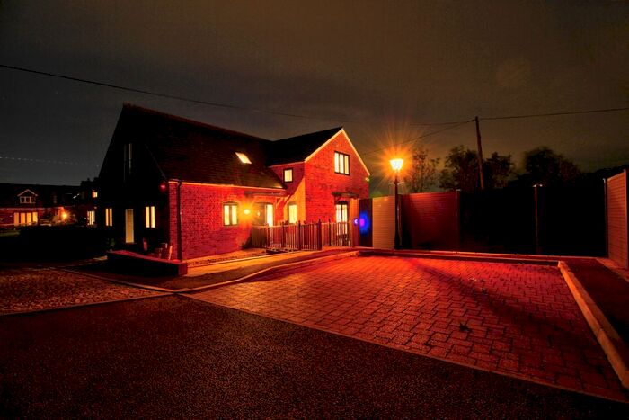 4 Bedroom Property For Sale In James Lane, Grazeley Green, Reading, RG7