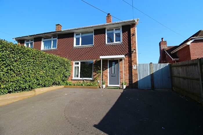 3 Bedroom Semi Detached House For Sale In Outlands Lane, Curdridge, SO30