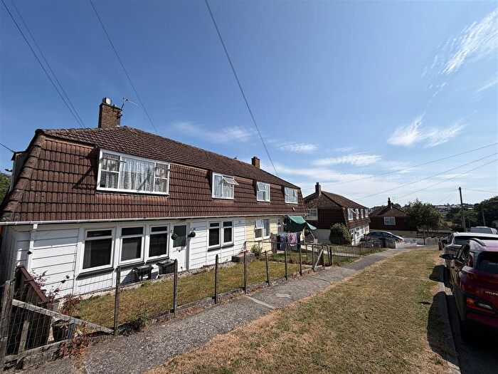 2 Bedroom Flat To Rent In Elizabeth Road, St. Austell, PL25