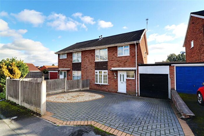 3 Bedroom Semi Detached House For Sale In Dane Close, Broughton, Lincolnshire, DN20