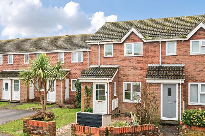 2 Bedroom House For Sale In Chatsworth Road, Chichester, PO19