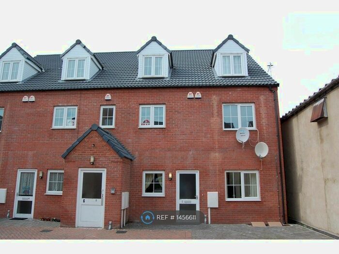 2 Bedroom Flat To Rent In Drummond Road, Skegness, PE25