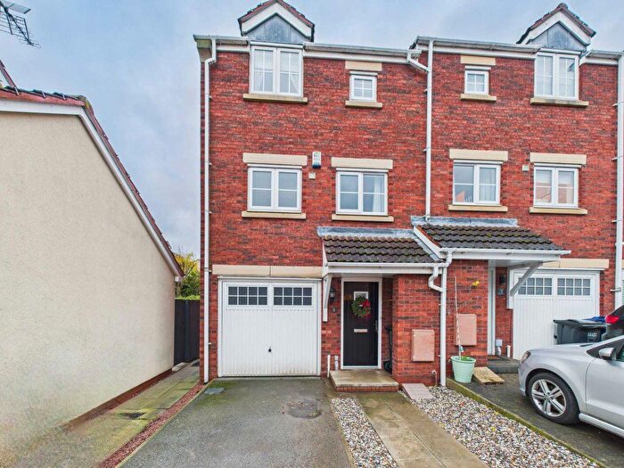 3 Bedroom Town House To Rent In Barley Walk, South Milford, LS25