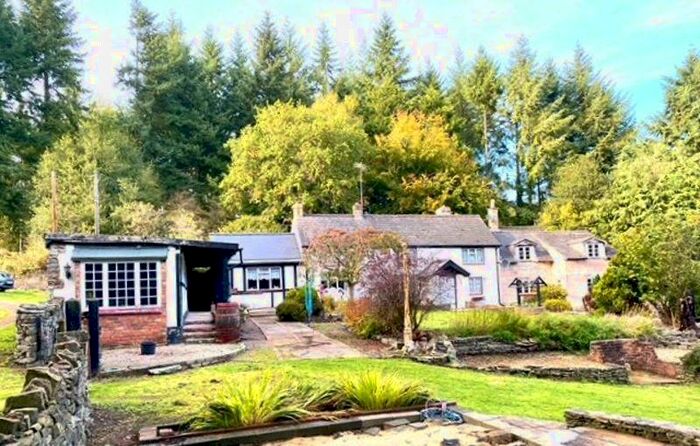 3 Bedroom Semi-Detached House For Sale In Bowson Road, Bream, GL15