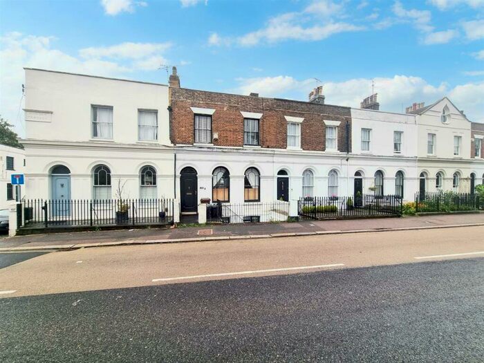 5 Bedroom House To Rent In Maidstone Road, Rochester, ME1