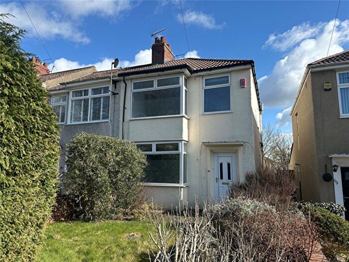 3 Bedroom End Of Terrace House To Rent In Kingsway, Kingswood, Bristol, BS15