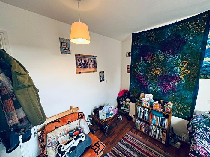 Block Of Flats To Rent In St Michaels Lane, Leeds, LS6