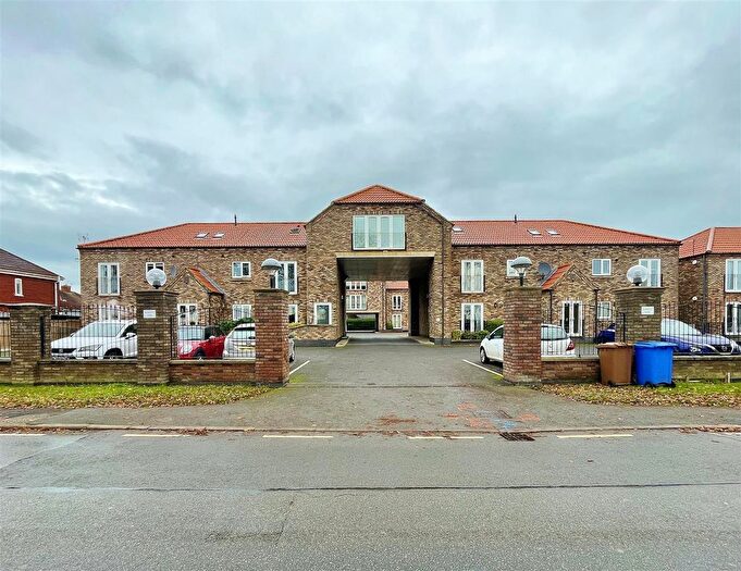 2 Bedroom Flat To Rent In Richmond Court, Rawcliffe, DN14