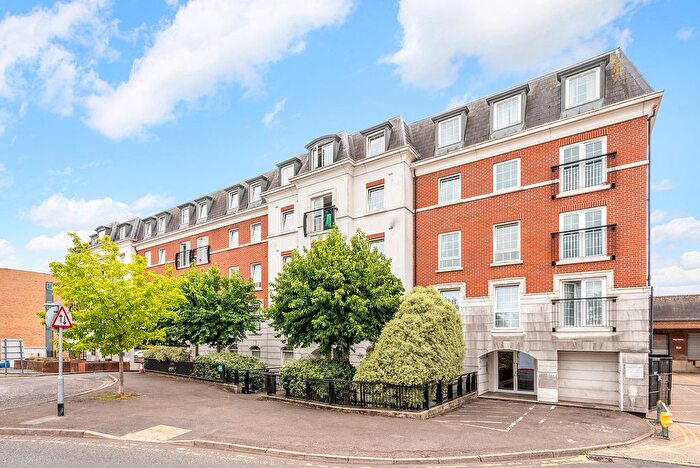 2 Bedroom Flat To Rent In Station Approach, Epsom, KT19