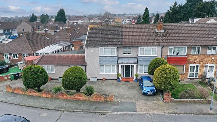5 Bedroom End Of Terrace House For Sale In Eastfield Road, Waltham Cross, EN8
