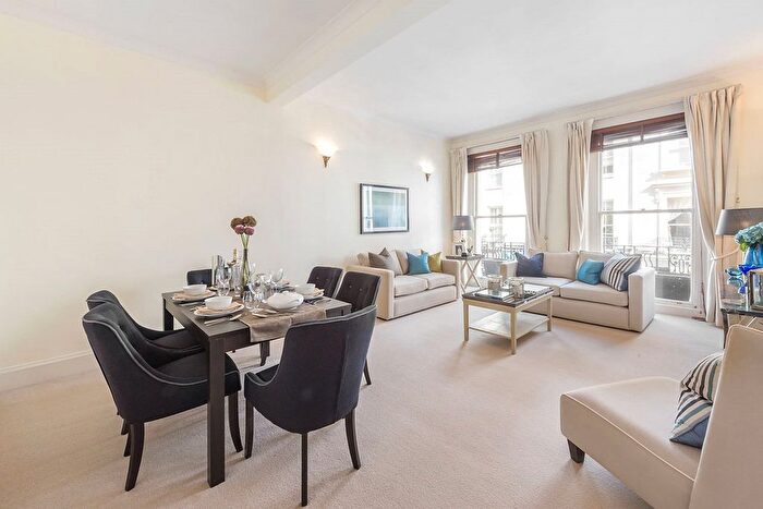 2 Bedroom Flat To Rent In Motcomb Street, London, SW1X