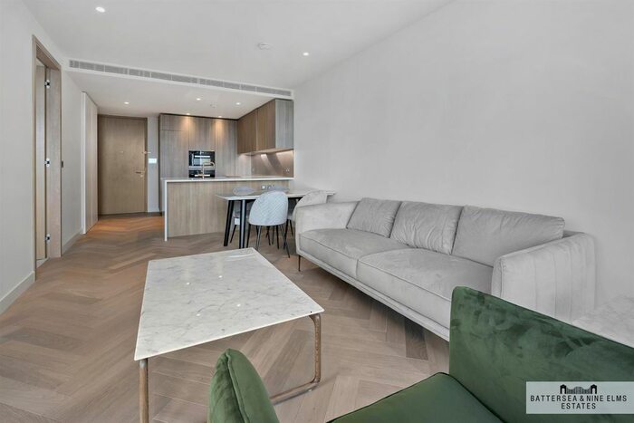 1 Bedroom Flat To Rent In Principal Tower, Principal Place, EC2A