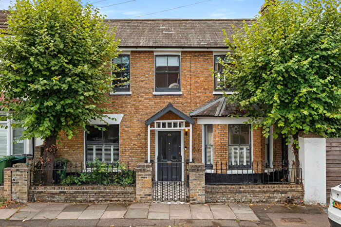 3 Bedroom End Of Terrace House For Sale In Waite Davies Road, London, SE12