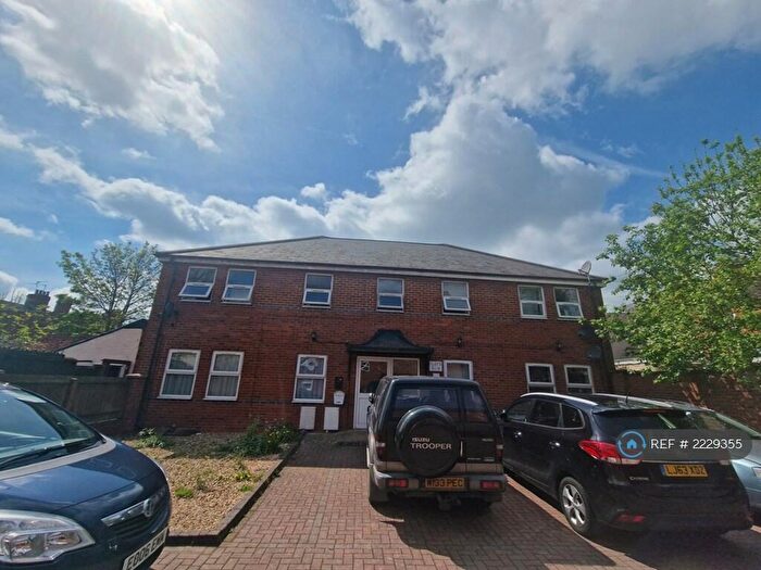 2 Bedroom Flat To Rent In Moss Court, Kettering, NN16
