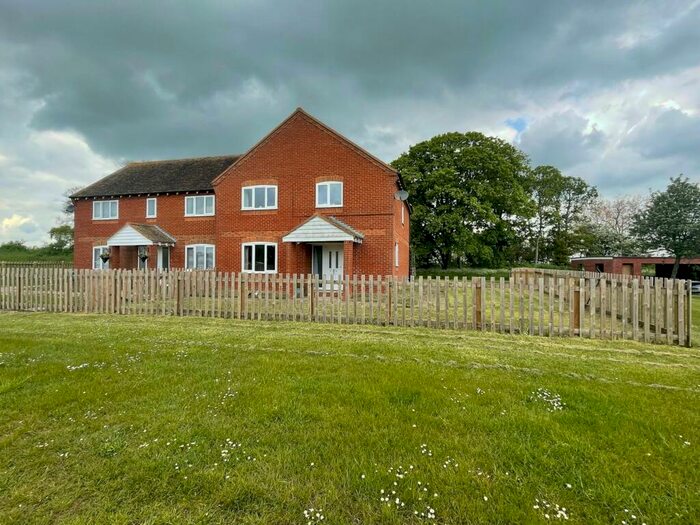 4 Bedroom Semi-Detached House To Rent In Golf & Country Club, Heydon, Royston, SG8