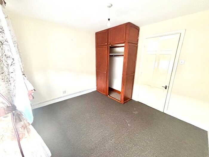 3 Bedroom Flat To Rent In Stortford Street, Grimsby, DN31