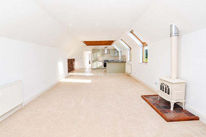 3 Bedroom Link Detached House To Rent In New Street, Petworth, GU28