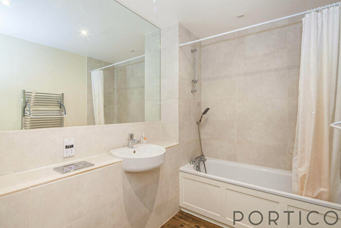 2 Bedroom Apartment To Rent In Gwynne Road, London, SW11