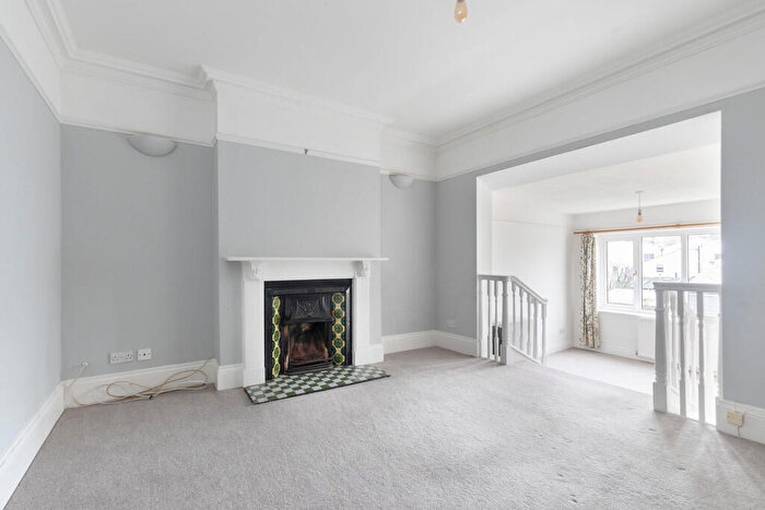 2 Bedroom Apartment To Rent In Kings Road, Cheltenham, GL52