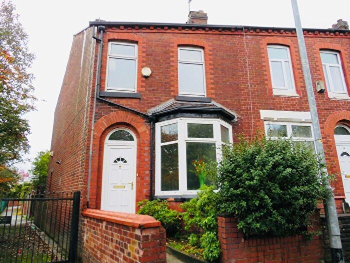 3 Bedroom End Of Terrace House To Rent In Goddard Street. Oldham, OL8