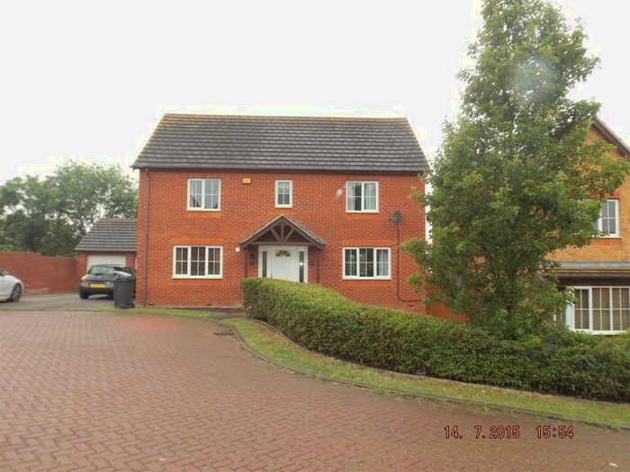 4 Bedroom Detached House To Rent In Coniston Close, Rushden, NN10