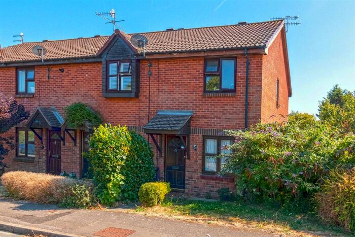 2 Bedroom End Of Terrace House To Rent In Pilgrims Walk, Worthing, BN13