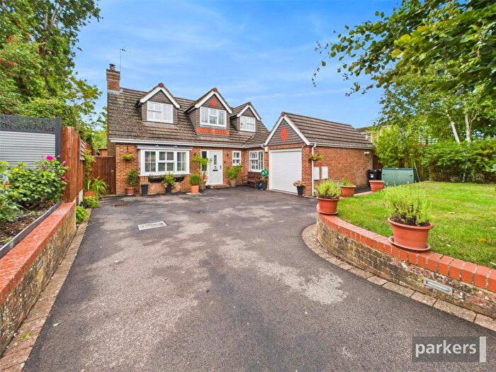 4 Bedroom Detached House For Sale In Reading Road, Woodley, Reading, Berkshire, RG5