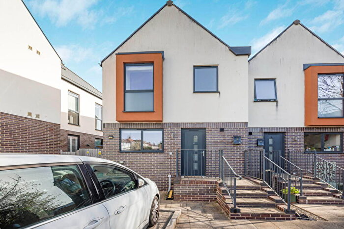 3 Bedroom Semi Detached House For Sale In Arle Avenue, Cheltenham, Gloucestershire, GL51