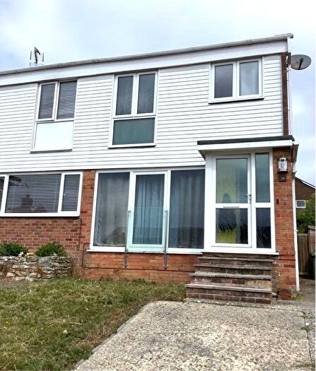 3 Bedroom Detached House To Rent In Lime Avenue, Alton, Hampshire, GU34