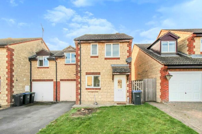 3 Bedroom Semi-Detached House To Rent In Middle Ground, Cricklade, Swindon, SN6