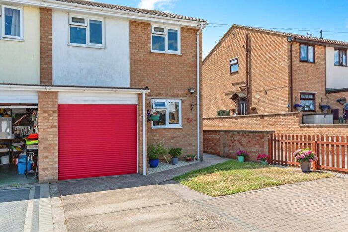 3 Bedroom Semi-Detached House For Sale In Avery Way, Rochester, Kent, ME3