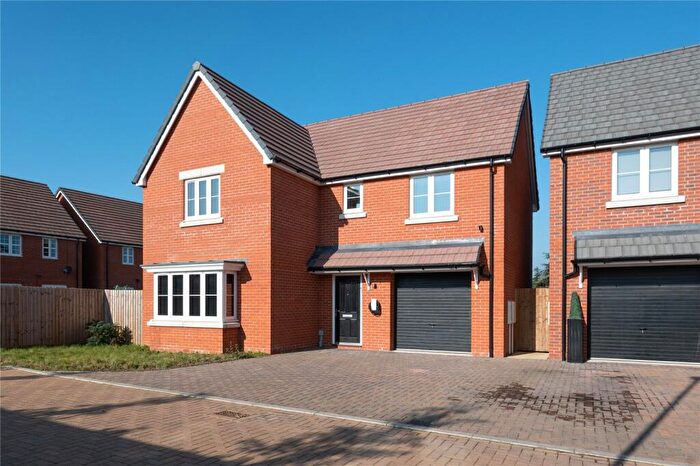 4 Bedroom Detached House For Sale In Hastings Close, Bricket Wood, St. Albans, Hertfordshire, AL2