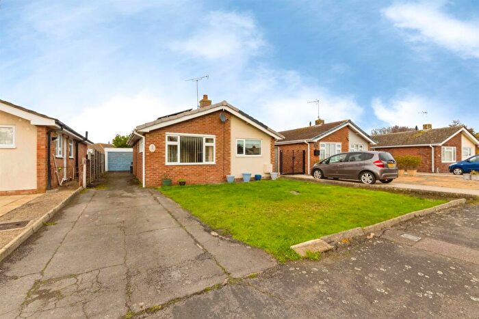 2 Bedroom Detached Bungalow For Sale In Woodlands Close, Clacton-On-Sea, CO15