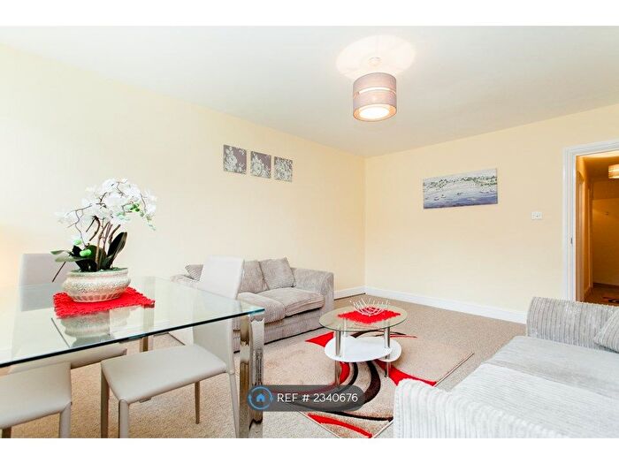 2 Bedroom Flat To Rent In High Road, London, N15