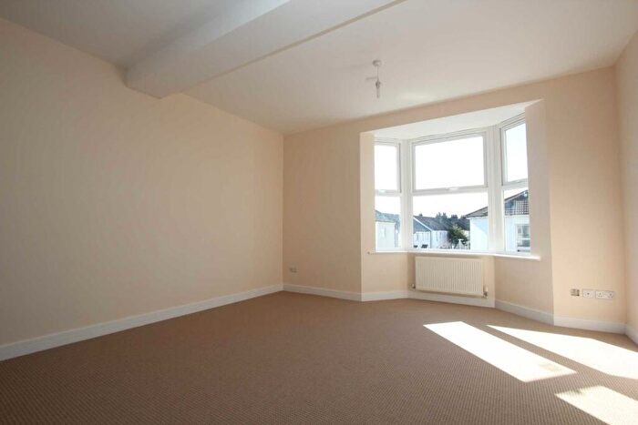 1 Bedroom Flat To Rent In South Farm Road, Worthing, BN14