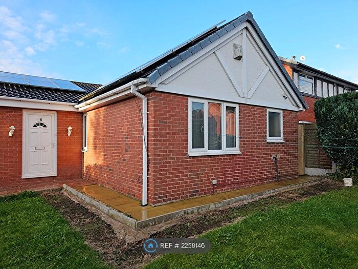 2 Bedroom Bungalow To Rent In Peter Street, Blackburn, BB1