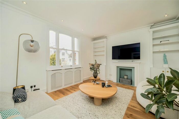 2 Bedroom Flat To Rent In St Stephens Avenue, London, W12