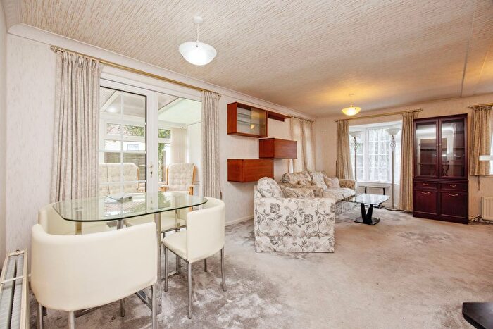 2 Bedroom Bungalow For Sale In Tregainlands Park, Washaway, Bodmin, Cornwall, PL30