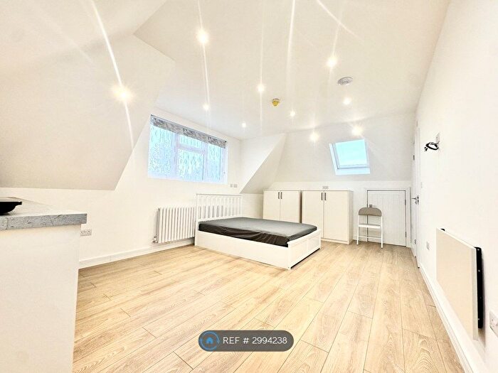 Studio To Rent In Harrow View, Harrow, HA1