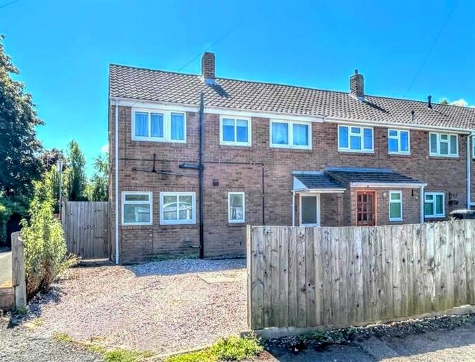 3 Bedroom Property To Rent In Windmill Close, Lichfield, WS13